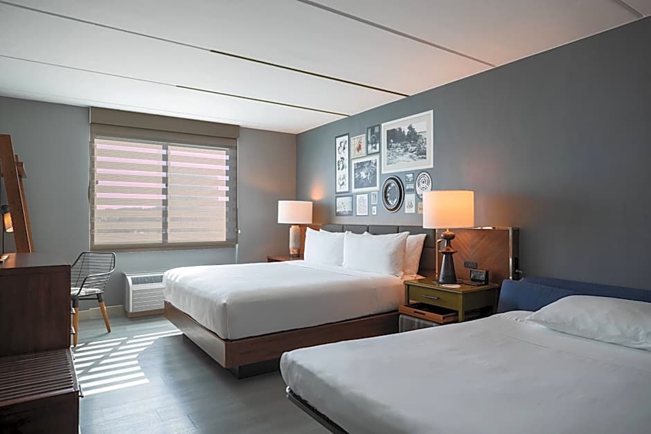 Renaissance by Marriott Minneapolis Bloomington Hotel