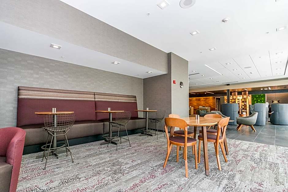 Courtyard by Marriott West Springfield