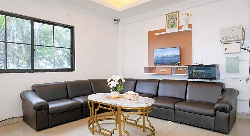 RedDoorz near Taman Rekreasi Selecta