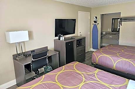 2 Queen Beds Deluxe Non-Smoking