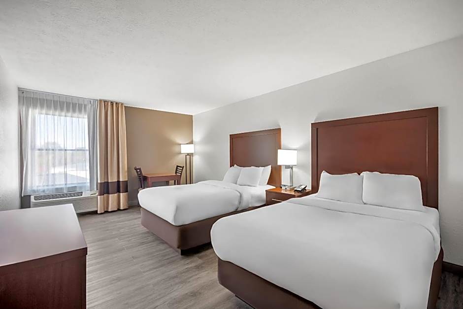 Comfort Inn & Suites Cincinnati Eastgate