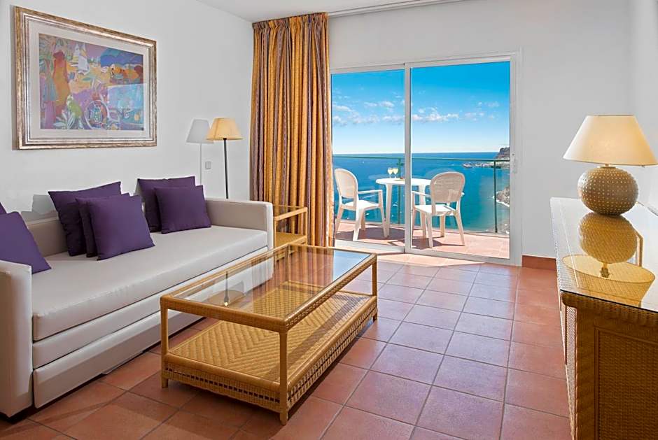 Mogan Princess & Beach Club