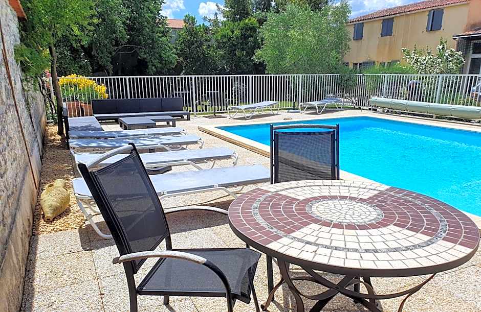La Villa des Roses Gîte Chambres d'hôtes Piscine chauffée