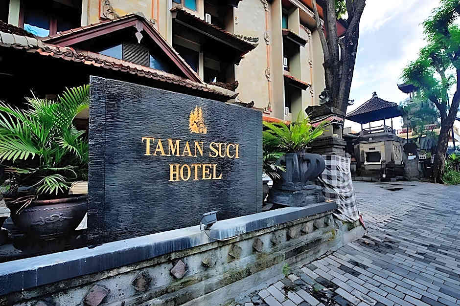 Urbanview Hotel Taman Suci Denpasar Bali