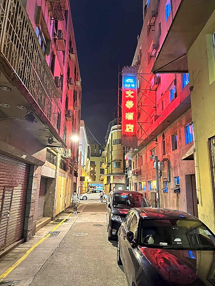 Man Va Hotel