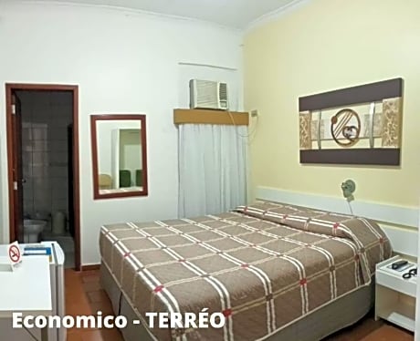 GROUND FLOOR APARTMENT (2 adults)