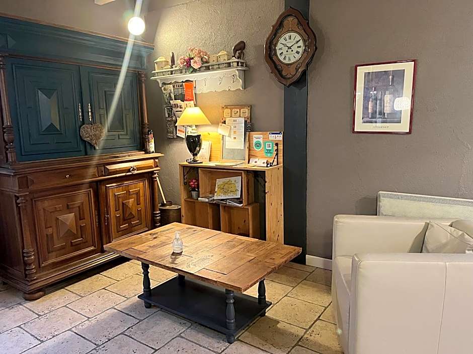 Chambres et Gîte PEYROUTAS " CAMILLE" Vignonet St Emilion