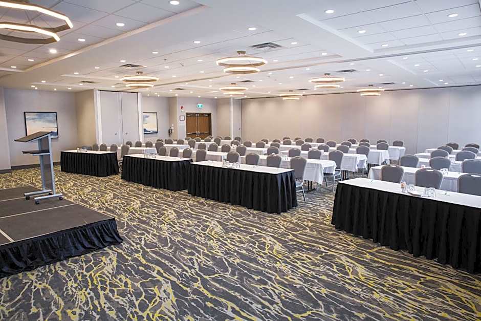 Holiday Inn Hotel & Suites Calgary South - Conference Ctr By IHG