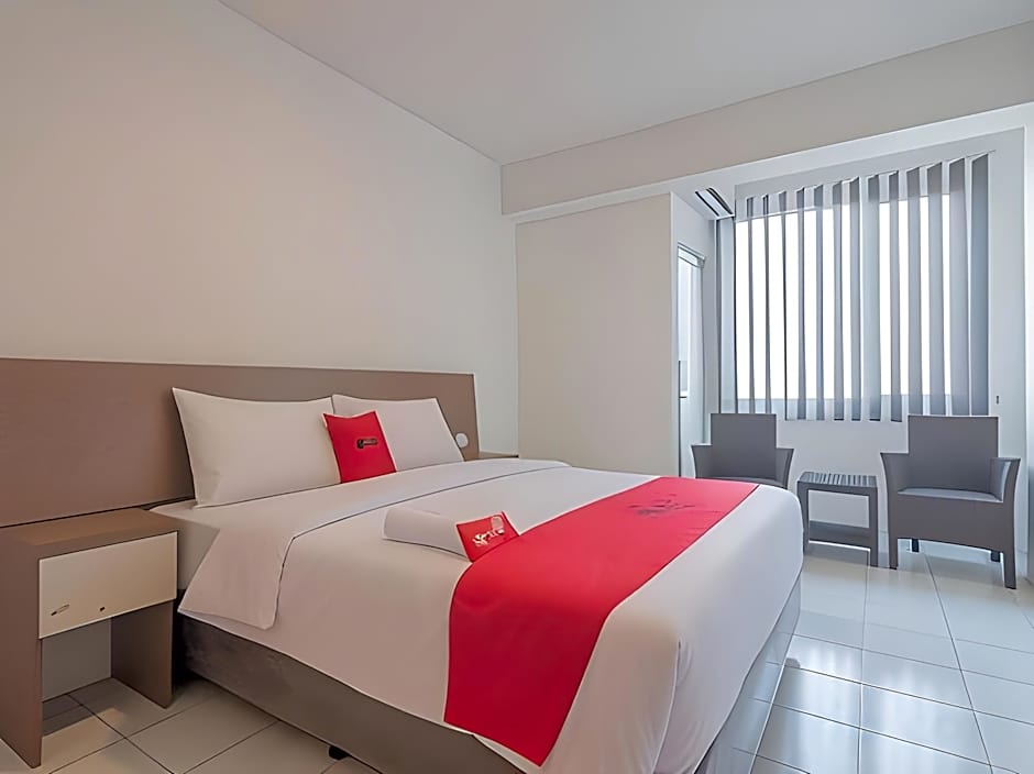 Emerald Apartel by RM.