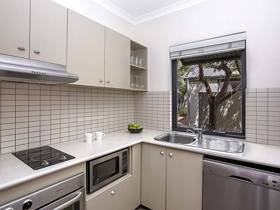 Mantra Geraldton