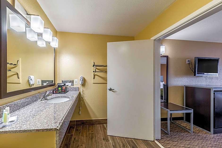 Quality Inn Glenpool - Tulsa