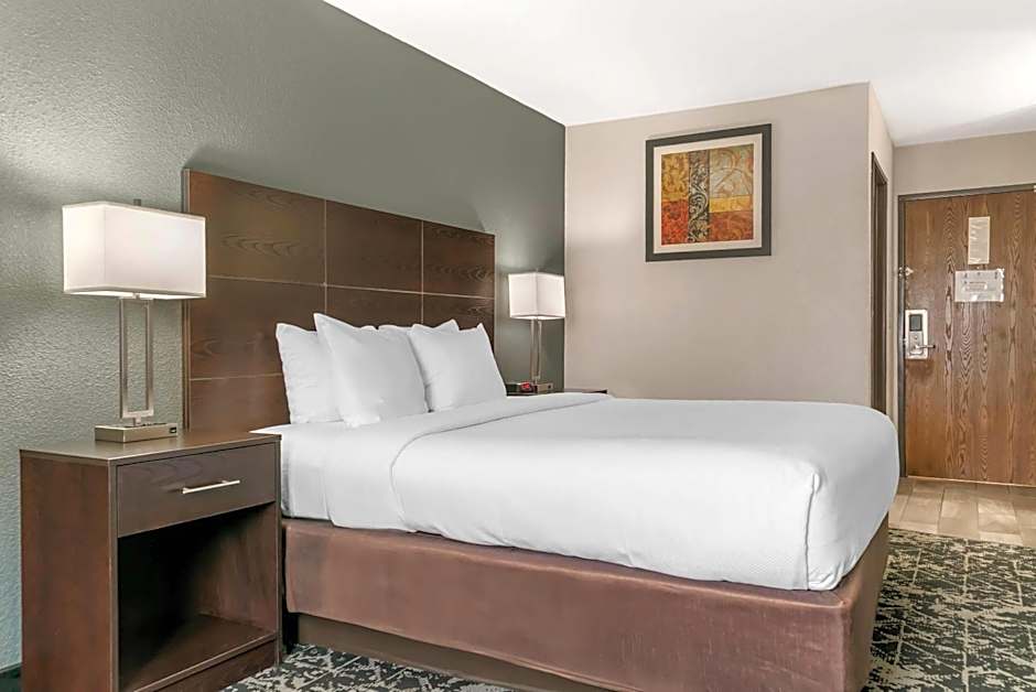 Quality Inn Byron Center