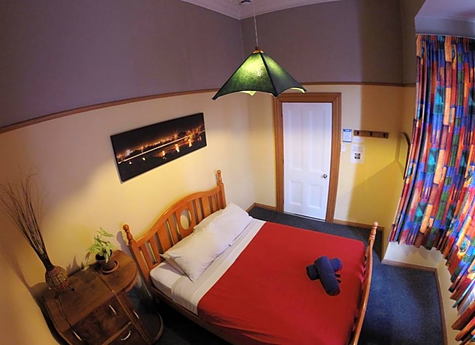 Bazils hostel & Surf School