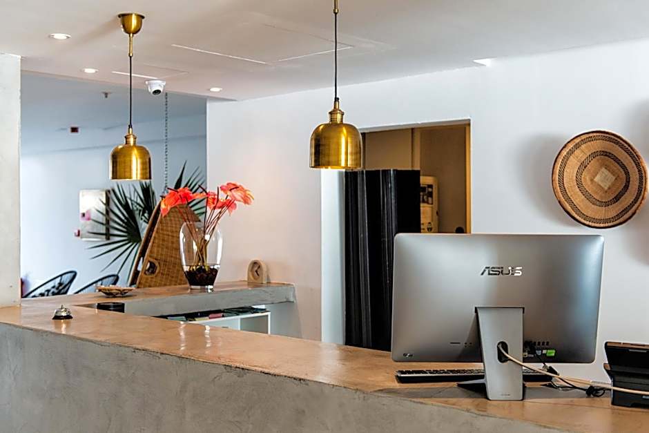 Atlantic Holiday Hotel