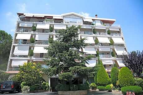 Merry Land Hotel