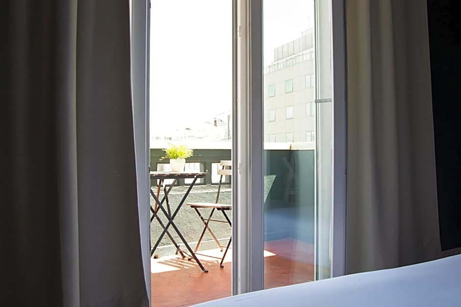 Avenue Hostel & Suites