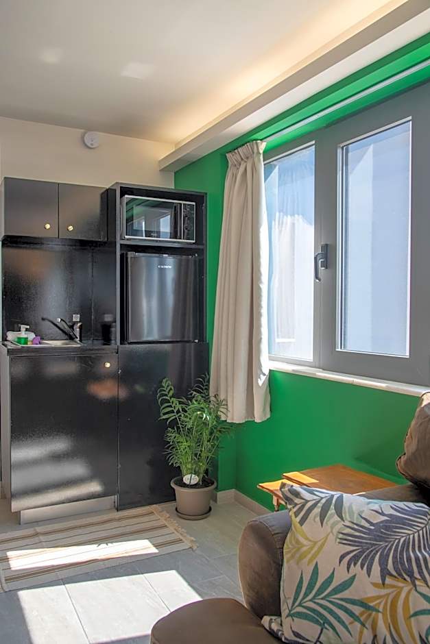 CHROMA Lodge Pikermi