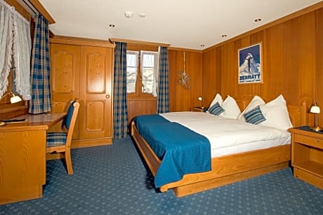 Double Room with West Balcony and Matterhorn View
