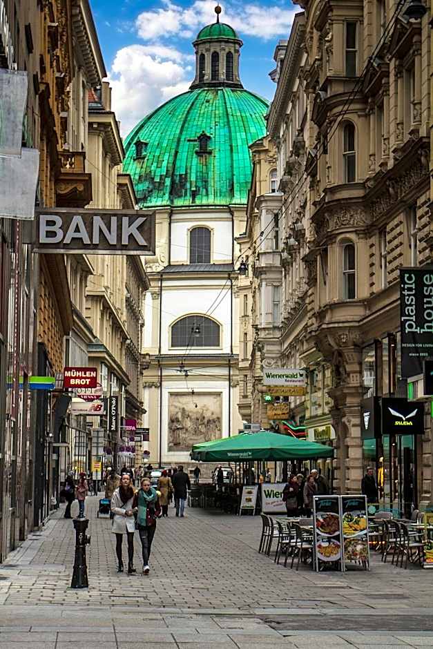 FortyPlusOne Hotel - Newly Renovated!