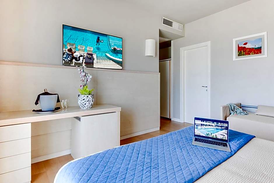 Hotel Kursaal - FRONTE MARE CON PISCINA