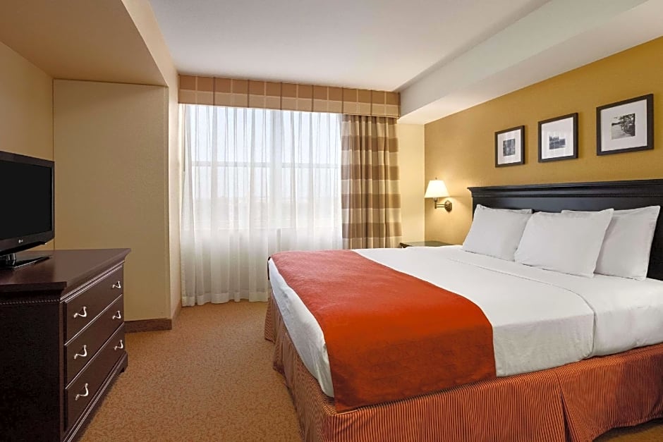 Country Inn & Suites by Radisson, Dundee, MI