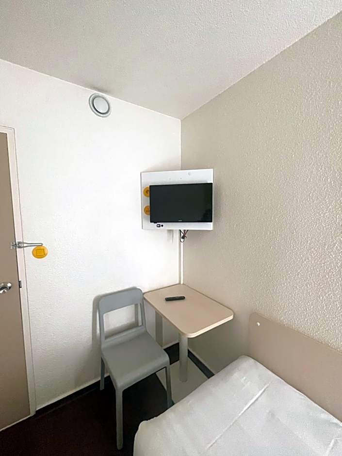 Unisotel Bollène A7 Ex-Hotel F1