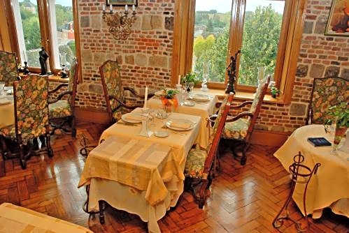 Chateau La Tour Du Roy