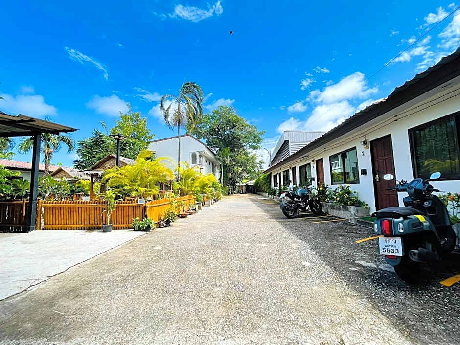 New Breakers Hotel Rawai