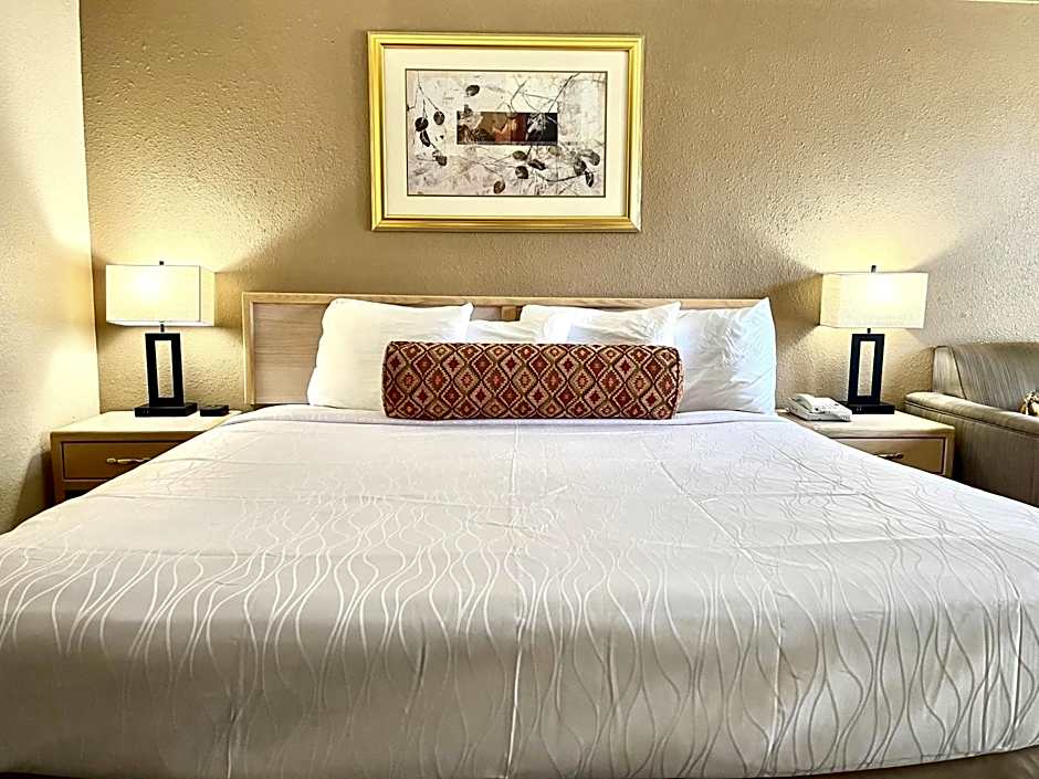 Brentwood Inn & Garden