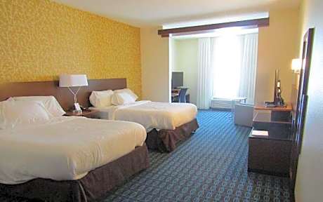 1 Bedroom Suite, 2 Queen, Sofa bed