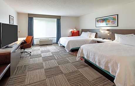 Queen Room with Two Queen Beds and Accessible Tub - Mobility Access