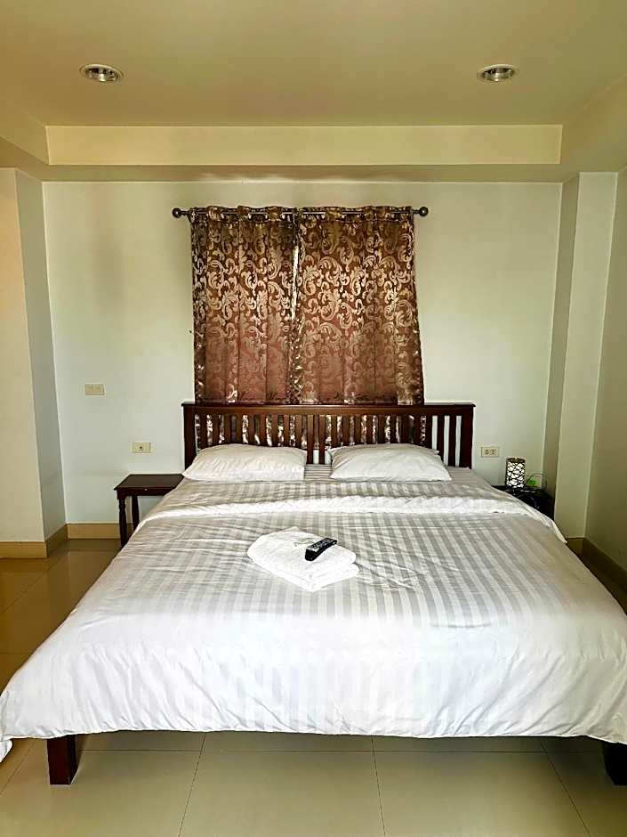 Pakchong Town Hotel