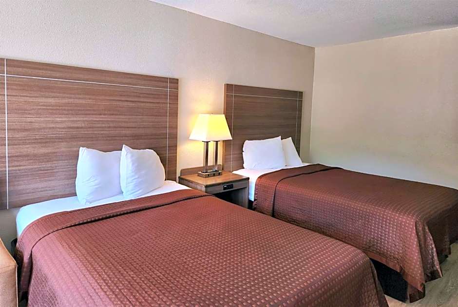 Days Inn by Wyndham Seguin TX