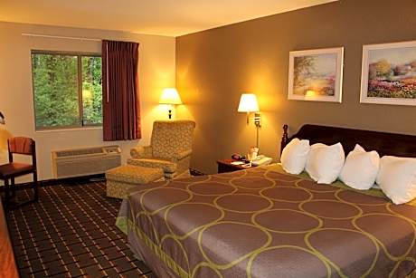 Queen Room - Mobility Access/Non-Smoking