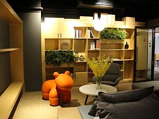 Lingju Chuangxiang Apartment