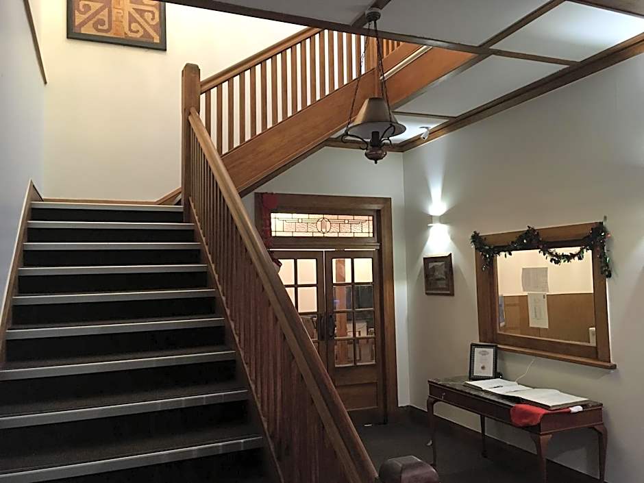 Te Puia Hot Springs Hotel