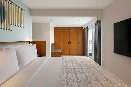 Presidential Suite 02 Bedroom Backwater Island with Balcony
