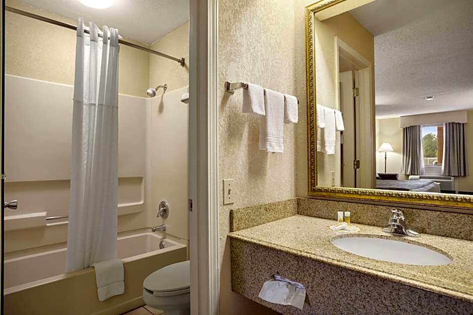 Days Inn & Suites by Wyndham Stuttgart