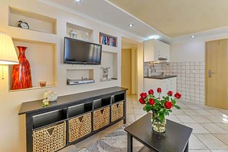 Studio Apartment (2 Adults)