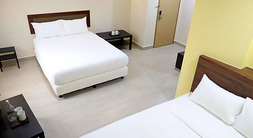 Capital O 90897 Island City Hotel