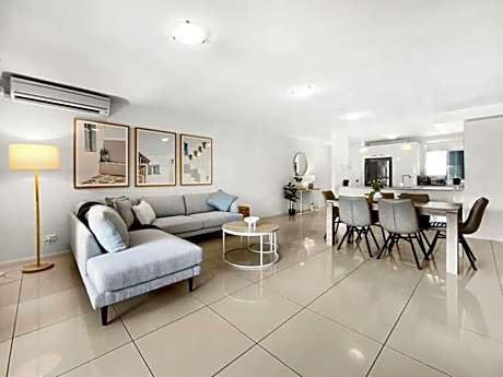 Bribie Sunset Vistas - Coastal Bliss Awaits