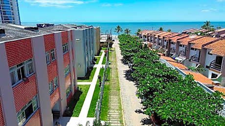 Frente Mar Praia do Tabuleiro - Condomínio Costa Esmeralda