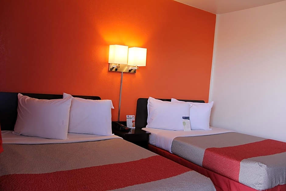 Motel 6-Goodland, KS