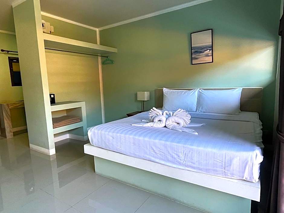 J & Ariya Hotel Near Samui Airport and Koh Phangan Pier