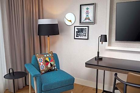 King Room with Steel District View