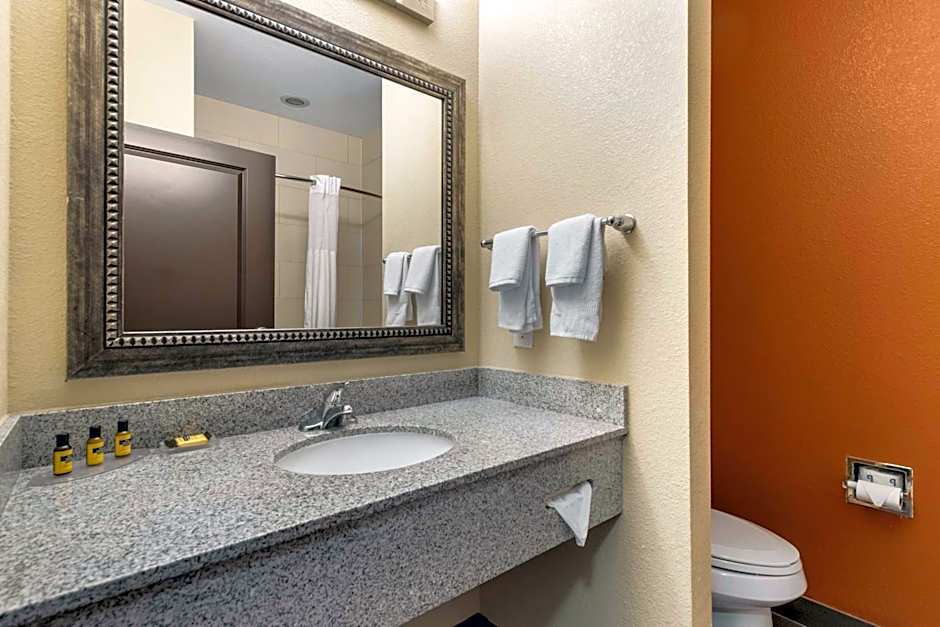 Best Western Plus Longhorn Inn & Suites