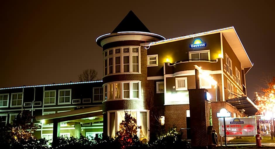 Days Inn by Wyndham Surrey