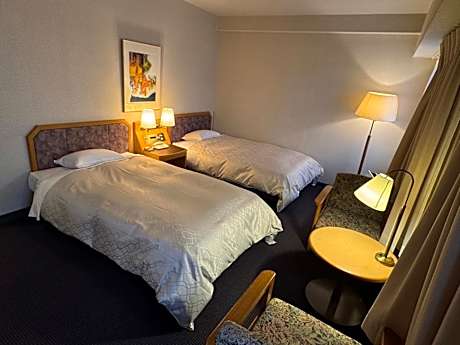 Twin Room - Non-Smoking