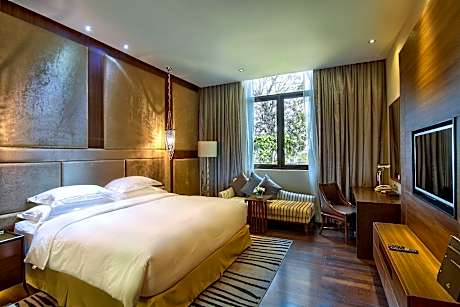 Two Bedroom Premier Suite-Lounge Access