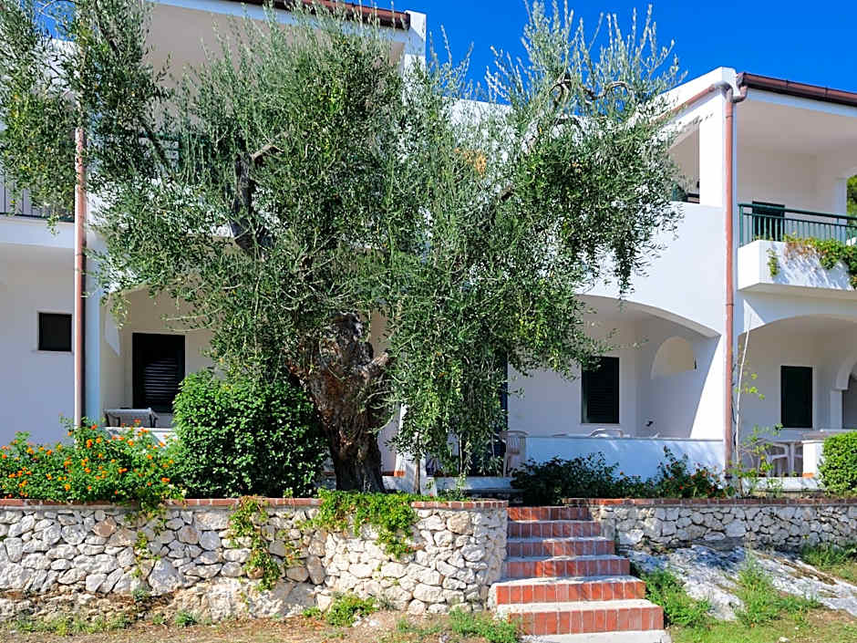 Baia degli Aranci Village